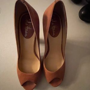 Nike Cole Haan peep toe heels size 6